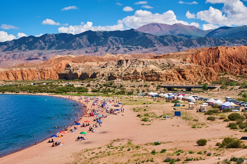 Kyrgyzstan MP unveils plan for luxurious five-star hotel on shores of Issyk-Kul Lake 